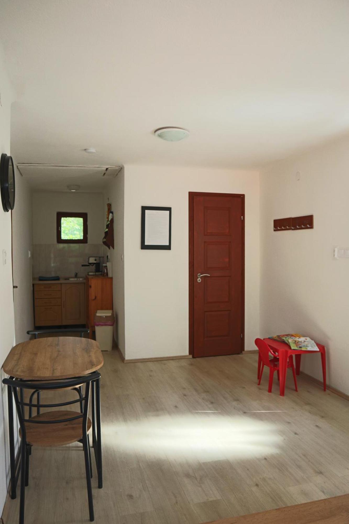 Madarles Vendeghaz Villa Abaliget Exterior photo